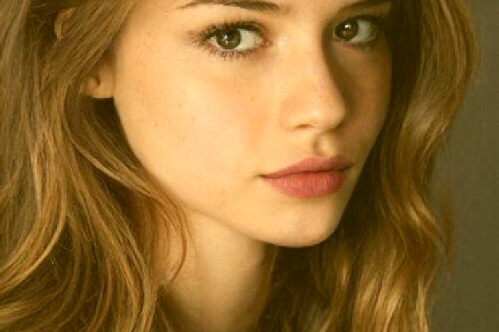 Eva, 20, a chestnut blue-eyed latina companion based in Ecouen. Offering Party Girl, Overnight, Deep French Kissing, GFE, Prostate Massage. Available for inc...