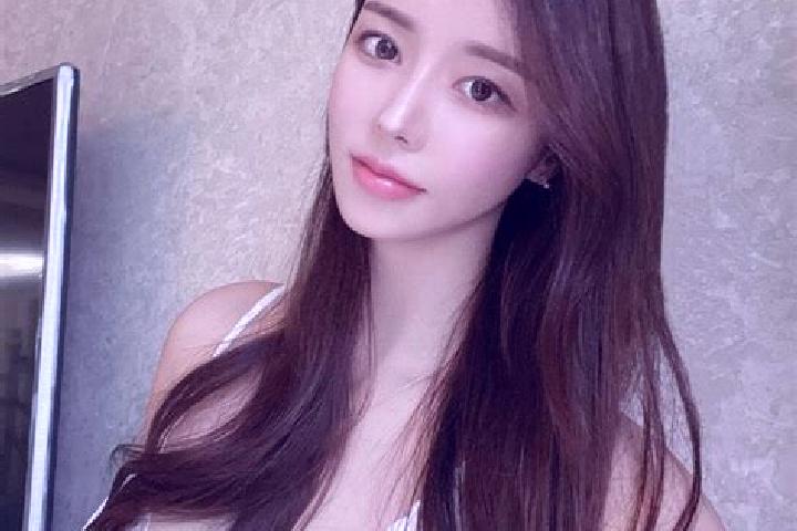 Eva, 20 — Escort in Besterek, China