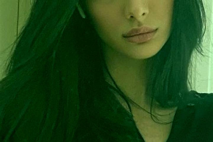 Eva, 21, a auburn dark-eyed middle eastern companion based in Al Jubaylah. Offering A-Level, Dinner Date, Party Girl, Girlfriend Experience. Available for in...