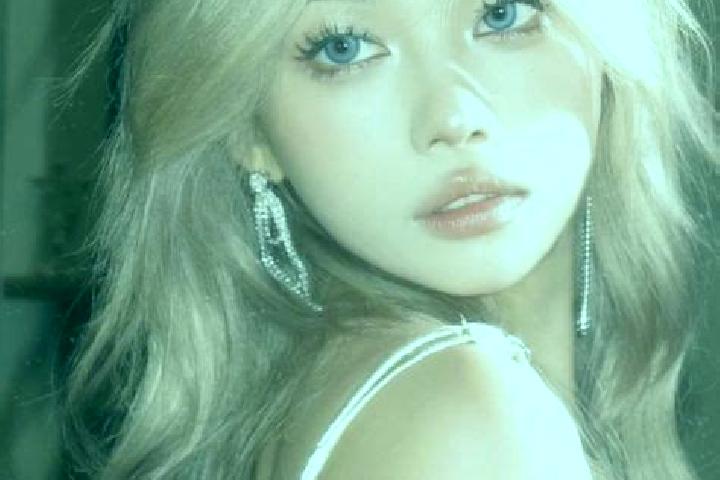 Eva, 21, a blonde grey-eyed asian companion based in Kawit. Offering Domination, Travel Companion, 69. Available for incall and outcall, day and evening dates.