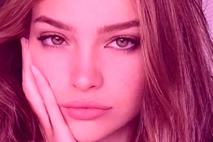 Eva, 21, a brunette green-eyed slavic companion based in Navalagamella. Offering Erotic Massage, GFE, 69, Roleplay, Massage. Available for incall and outcall...