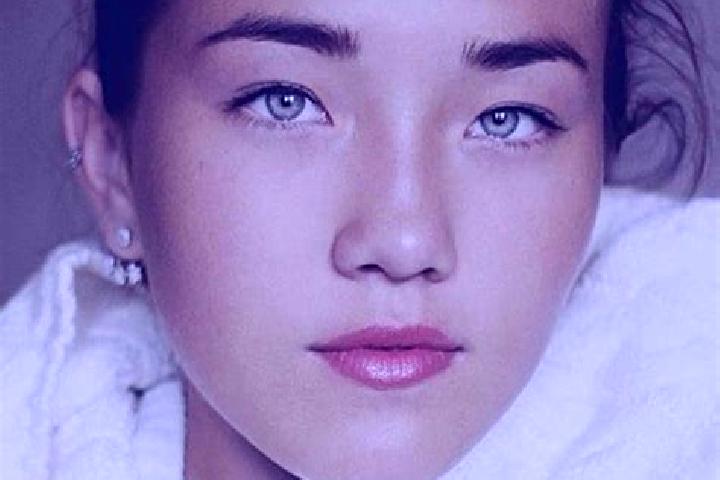 Eva, 21, a chestnut grey-eyed caucasian companion based in Nova Esperanca. Offering Tantra, CIM, Erotic Massage, 69. Available for incall and outcall, day an...