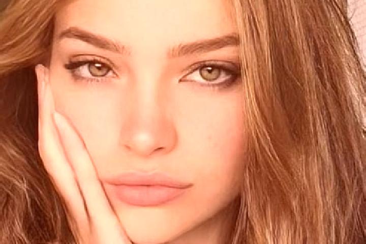 Eva, 21, a dark blonde hazel-eyed mixed companion based in Mahdia. Offering Dinner Date, 69, Roleplay, OWO. Available for incall and outcall, overnight booki...