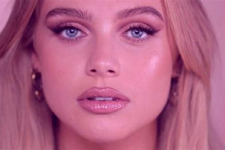 Eva, 21, a platinum blonde blue-eyed indian companion based in Sultan. Offering Erotic Massage, Tantra, Deep French Kissing, Roleplay. Available for incall a...