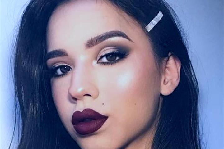 Eva, 21 — Escort in Hale, United Kingdom