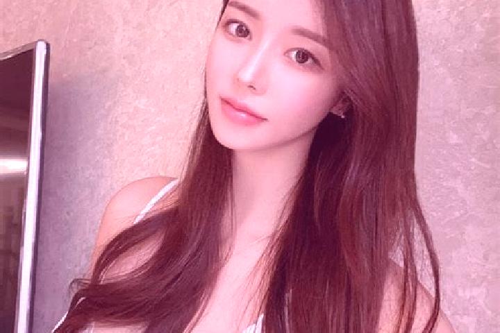 Eva, 21 — Escort in Mengxihu, China