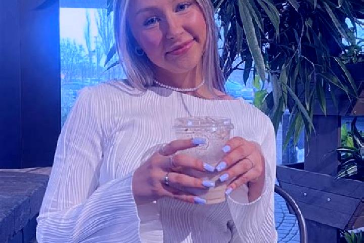 Eva, 21 — Escort in Muskego, United States