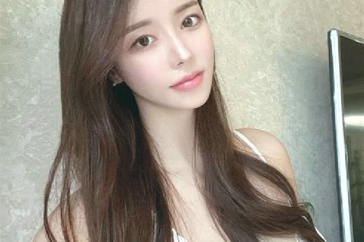 Eva, 21 — Escort in Sanlong, China