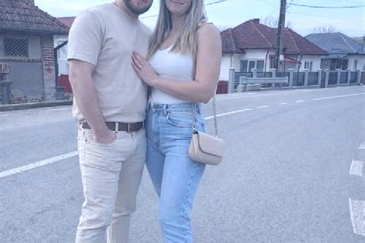 Eva, 21 — Escort in Seini, Romania