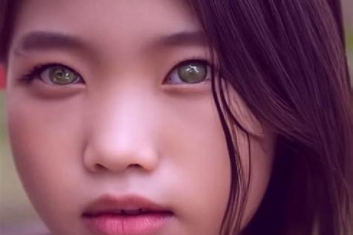 Eva, 22, a black green-eyed asian companion based in Bargersville. Offering Striptease, Party Girl, Dinner Date, GFE. Available for incall and outcall, day a...