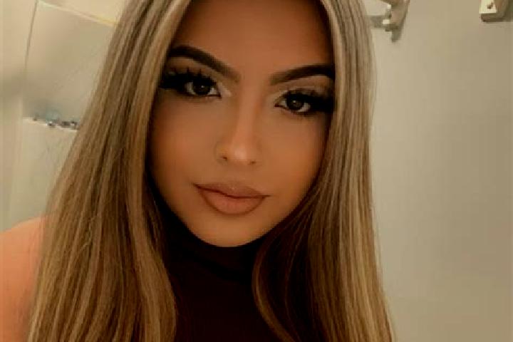 Eva, 22, a blonde amber-eyed latina companion based in Chironkamba. Offering Massage, Striptease, Fetish. Available for incall and outcall, day and evening d...