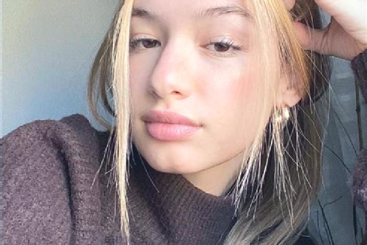 Eva, 22, a blonde brown-eyed asian companion based in Sha alvim. Offering Roleplay, Tantra. Available for incall and outcall, day and evening dates.
