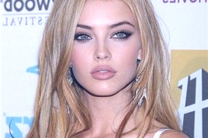 Eva, 22, a blonde hazel-eyed middle eastern companion based in Umluj. Offering Party Girl, Travel Companion, Girlfriend Experience, CIM, Overnight. Available...