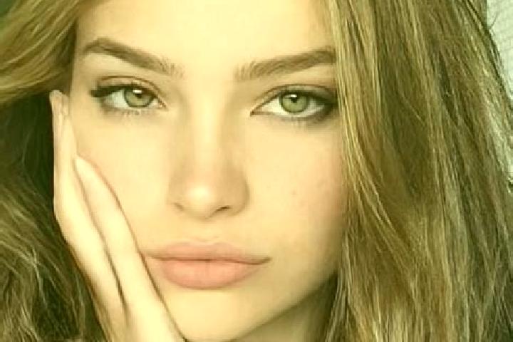 Eva, 22, a dark blonde hazel-eyed middle eastern companion based in Verin Karmiraghbyur. Offering BDSM, Striptease, Massage, Roleplay, Domination. Available ...