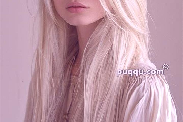 Eva, 22, a platinum blonde blue-eyed asian companion based in Ledbury. Offering Duos, OWO, Striptease. Available for incall and outcall, day and evening dates.