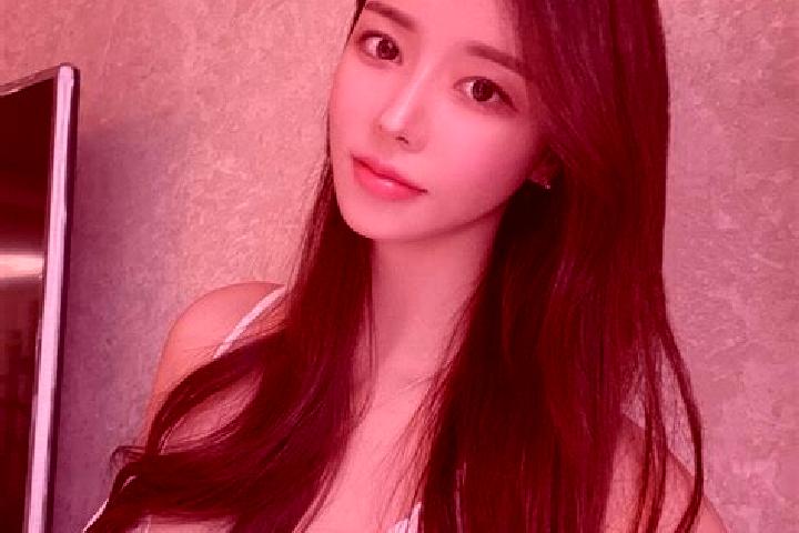 Eva, 22 — Escort in Budayuan, China