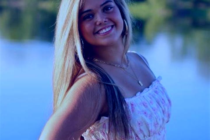 Eva, 22 — Escort in Powhatan Point, United States