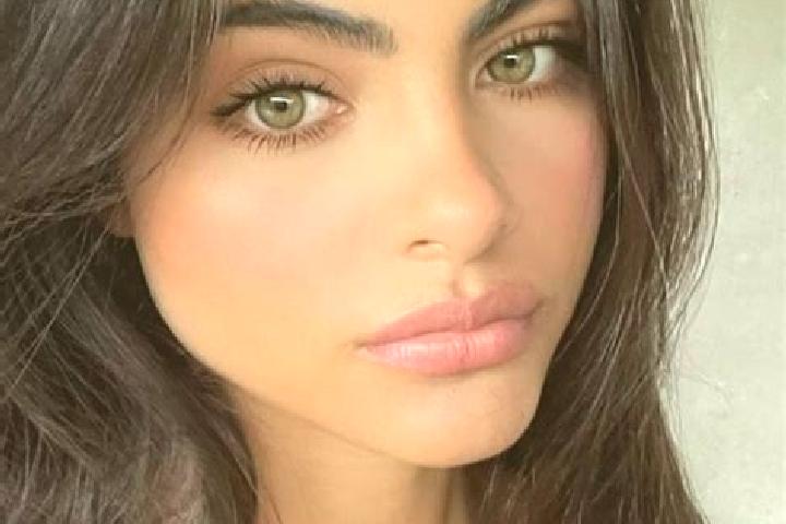 Eva, 23, a black dark-eyed middle eastern companion based in Carraia. Offering Overnight, Dinner Date, OWO, Prostate Massage. Available for incall and outcal...