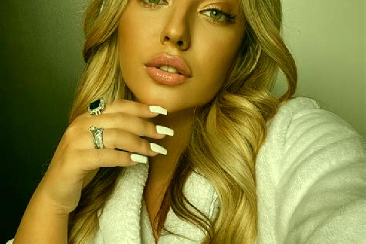 Eva, 23, a blonde amber-eyed latina companion based in Nacori Chico. Offering Duos, Deep French Kissing, Fetish, Roleplay, Massage. Available for incall and ...