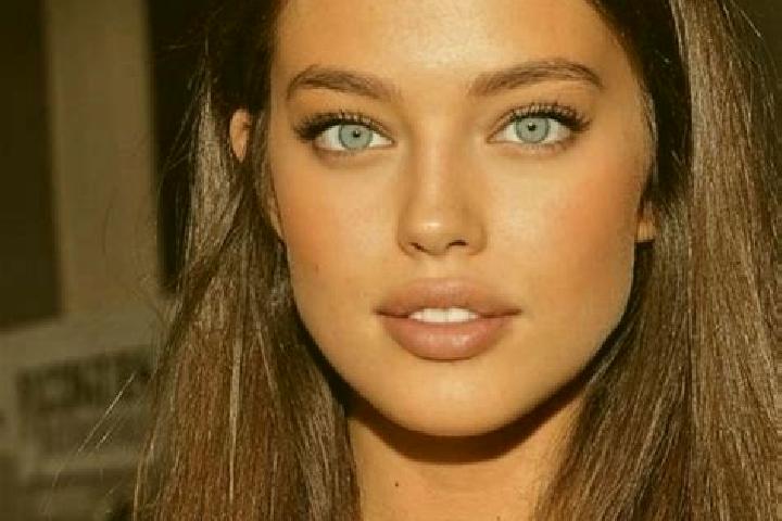 Eva, 23, a chestnut grey-eyed caucasian companion based in Veruno. Offering Party Girl, Deep French Kissing, Overnight. Available for incall and outcall, ove...