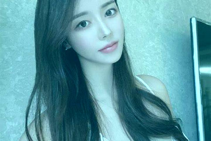 Eva, 23 — Escort in Dengzishan, China