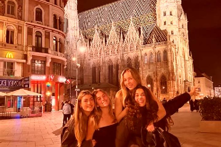 Eva, 23 — Escort in Horn, Austria