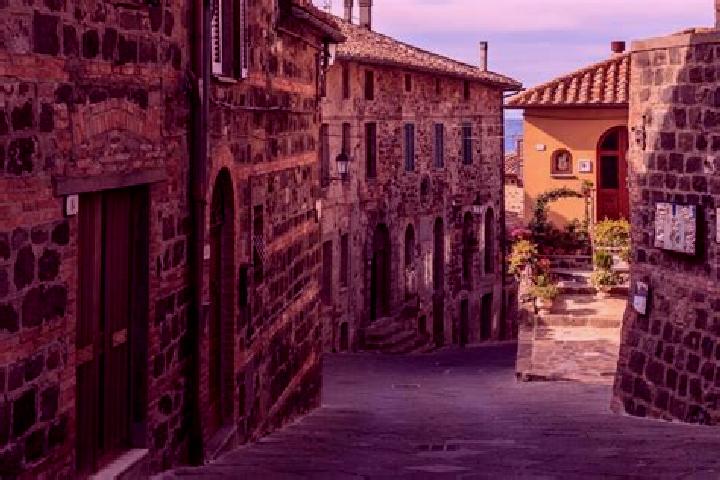 Eva, 23 — Escort in Radicofani, Italy