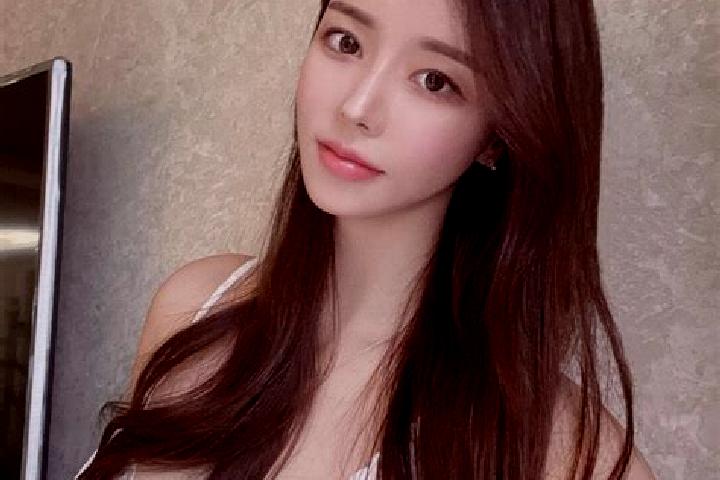 Eva, 23 — Escort in Zhangdang, China