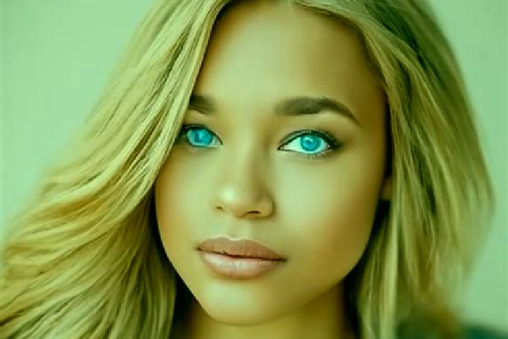 Eva, 24, a blonde blue-eyed latina companion based in Zeveren. Offering Party Girl, Duos, Roleplay. Available for incall and outcall, day and evening dates.