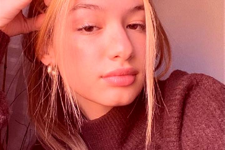 Eva, 24, a blonde brown-eyed latina companion based in Sassacci. Offering 69, Erotic Massage, Dinner Date. Available for incall and outcall, overnight bookin...