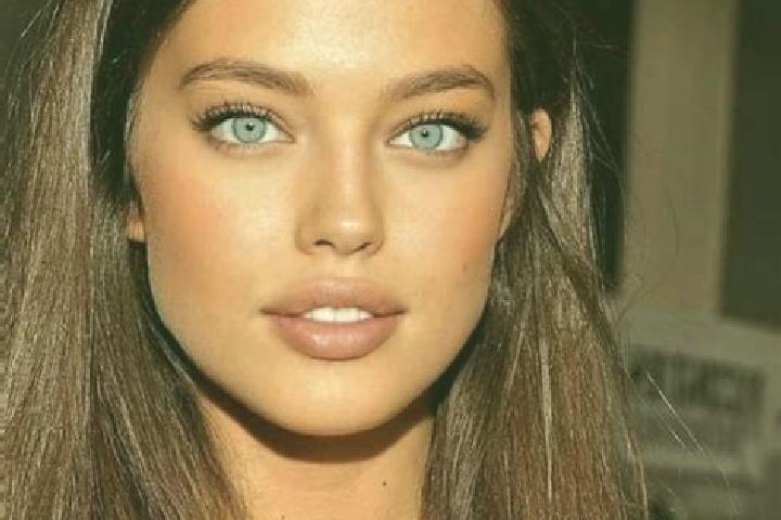 Eva, 24, a chestnut grey-eyed caucasian companion based in Valle de Las Minas. Offering Prostate Massage, Party Girl, Girlfriend Experience, Deep French Kiss...