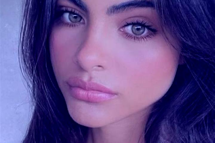Eva, 24, a chestnut hazel-eyed indian companion based in Mkushi. Offering Striptease, Erotic Massage, BDSM, GFE, Couples. Available for incall and outcall, d...