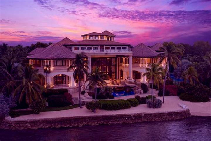 Eva, 24 — Escort in High Rock Estates, Cayman Islands