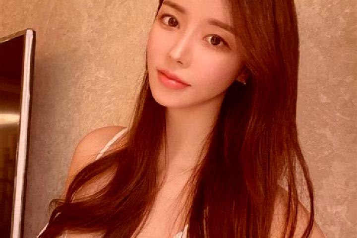 Eva, 24 — Escort in Sandaohezi, China