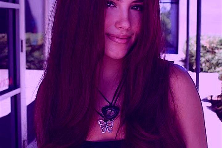 Eva, 25, a auburn brown-eyed european companion based in Engenho Velho. Offering OWO, Domination. Available for incall and outcall, day and evening dates.
