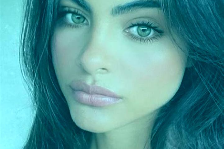 Eva, 25, a black hazel-eyed caucasian companion based in Tabai. Offering BDSM, Prostate Massage, OWO. Available for incall and outcall, overnight bookings av...