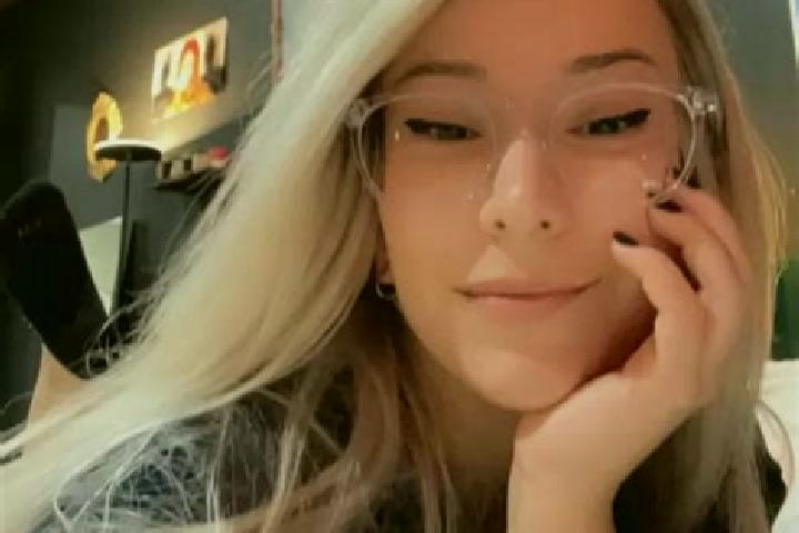 Eva, 25, a blonde grey-eyed latina companion based in Gouville-sur-Mer. Offering CIM, Fetish, Domination, Erotic Massage. Available for incall and outcall, d...