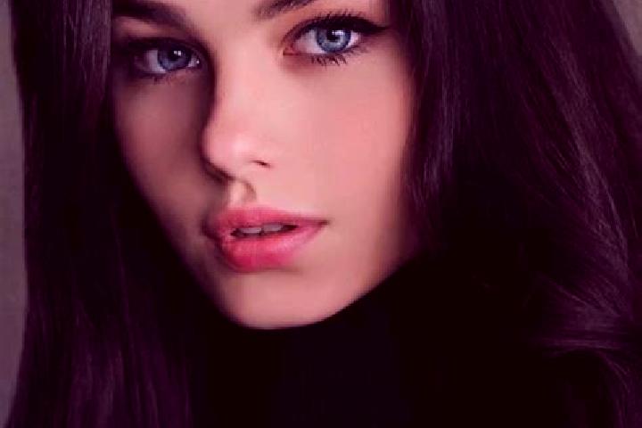 Eva, 25, a brunette blue-eyed middle eastern companion based in Fuencaliente de la Palma. Offering BDSM, Party Girl, Dinner Date. Available for incall and ou...