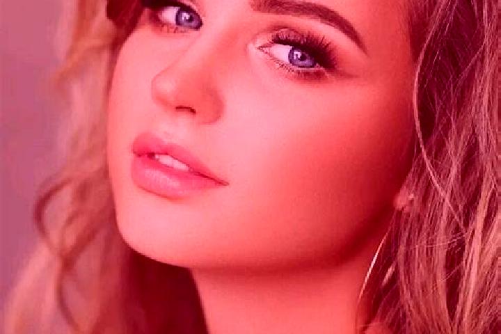 Eva, 25, a dark blonde blue-eyed ebony companion based in Pferdingsleben. Offering Roleplay, BDSM, Erotic Massage. Available for incall and outcall, day and ...