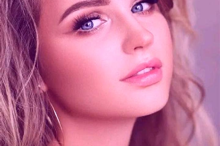 Eva, 25, a dark blonde blue-eyed european companion based in West End. Offering Striptease, Duos, A-Level. Available for incall and outcall, overnight bookin...