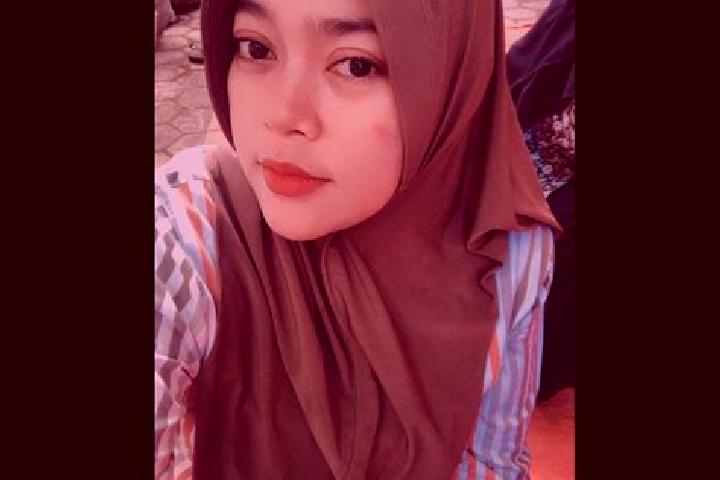 Eva, 25 — Escort in Wuluhan, Indonesia