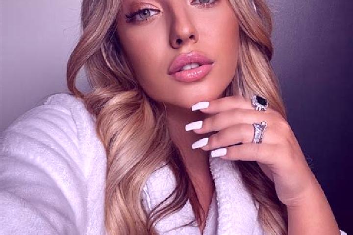Eva, 26, a blonde grey-eyed latina companion based in Abrotchi. Offering Party Girl, Fetish, Dinner Date, BDSM. Available for incall and outcall, day and eve...