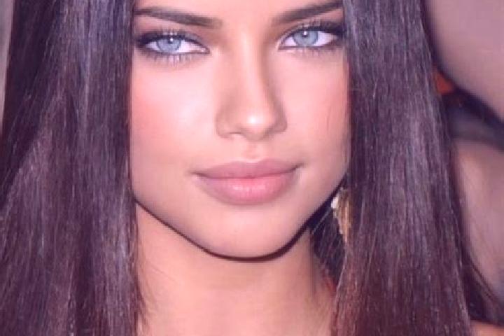 Eva, 26, a brunette blue-eyed latina companion based in Juan N. Mendez. Offering GFE, BDSM, OWO, Tantra. Available for incall and outcall, day and evening da...