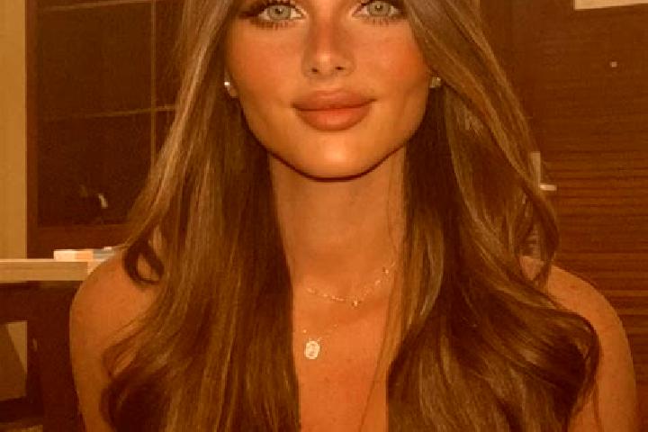 Eva, 26, a brunette dark-eyed mixed companion based in Revilla del Campo. Offering Tantra, Deep French Kissing, OWO, Party Girl, Prostate Massage. Available ...