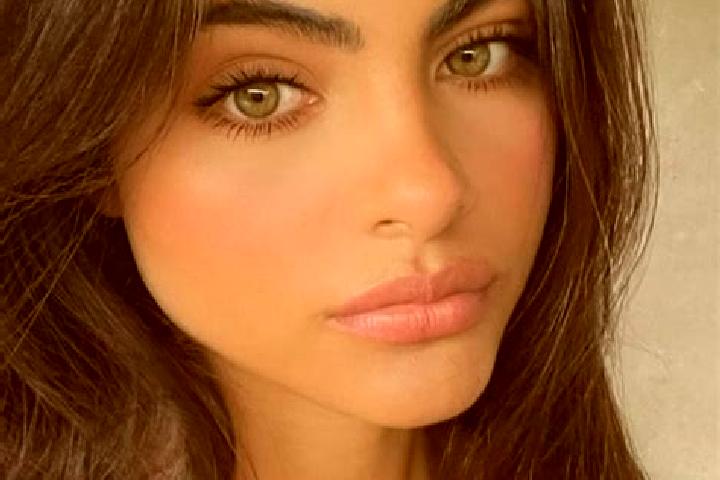 Eva, 26, a brunette green-eyed european companion based in Alu. Offering Massage, Fetish, Overnight. Available for incall and outcall, day and evening dates.