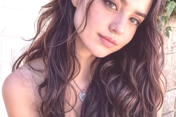 Eva, 26, a brunette hazel-eyed middle eastern companion based in Villa Huidobro. Offering Duos, Roleplay, Tantra, OWO. Available for incall and outcall, day ...
