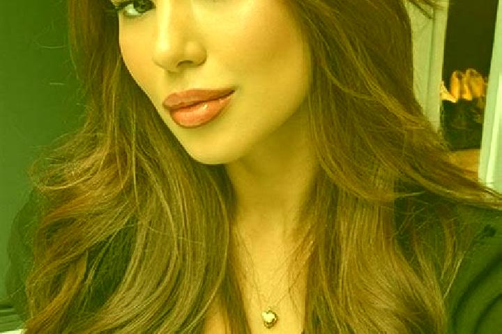 Eva, 26, a chestnut grey-eyed latina companion based in Montescudaio. Offering GFE, OWO, Roleplay, A-Level. Available for incall and outcall, day and evening...