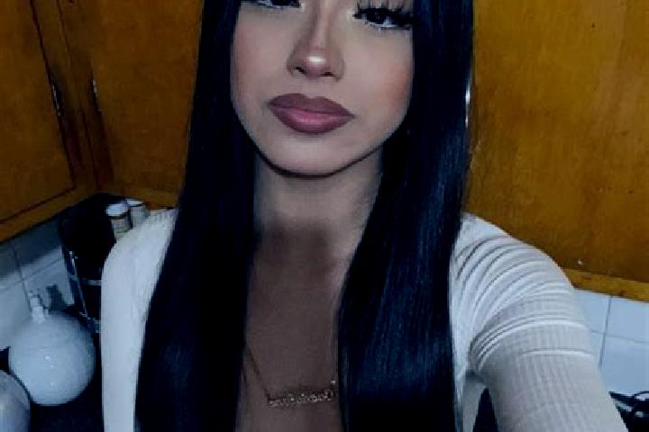 Eva, 26, a red grey-eyed latina companion based in Costur. Offering Deep French Kissing, Girlfriend Experience, OWO, CIM. Available for incall and outcall, d...