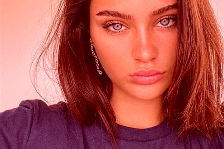 Eva, 27, a brunette blue-eyed caribbean companion based in Cusio. Offering Erotic Massage, Tantra, 69, OWO. Available for incall and outcall, day and evening...