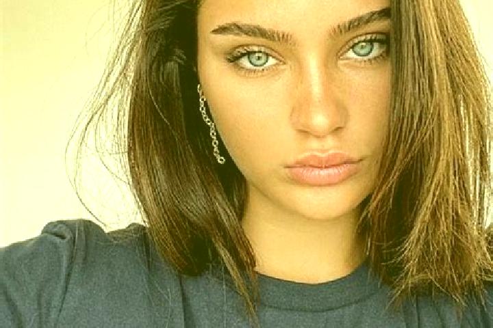 Eva, 27, a brunette blue-eyed indian companion based in Tugdan. Offering Erotic Massage, Massage, Travel Companion, OWO, A-Level. Available for incall and ou...